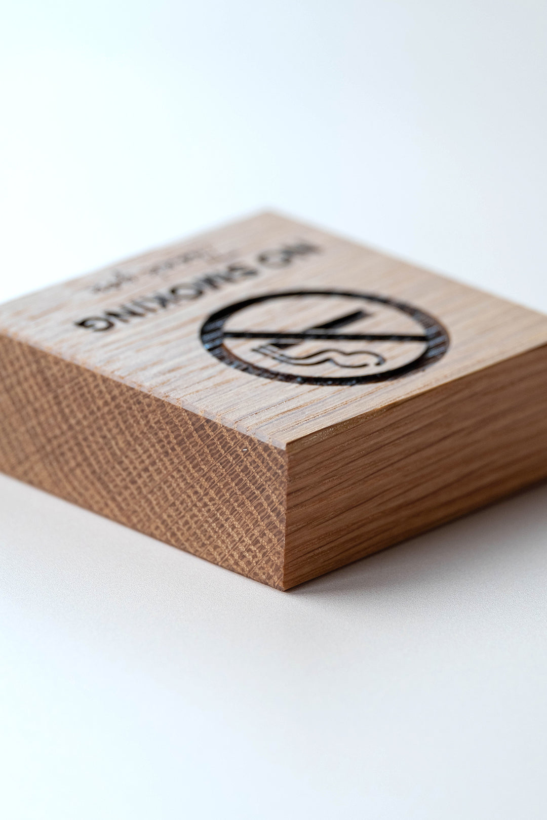 Solid Oak No Smoking Sign : Freestanding Wooden Table Plaque